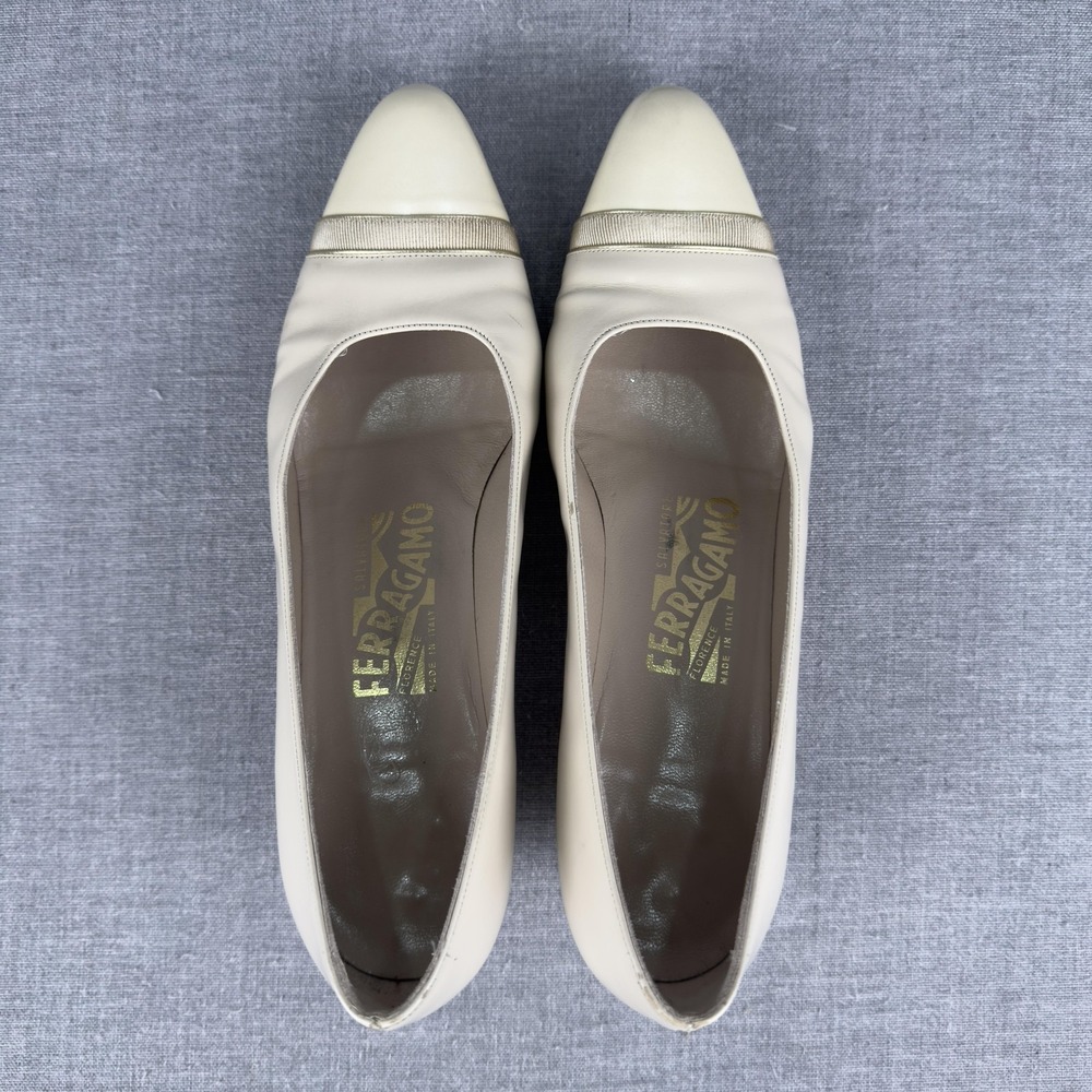 Salvatore Ferragamo Shoes Womens Size 7.5 AA Ivory Leather Pumps Low Heel Italy - Picture 8 of 14